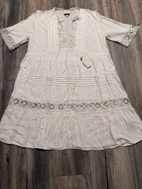 Knox Rose White Tunic with Red Stitching Accent